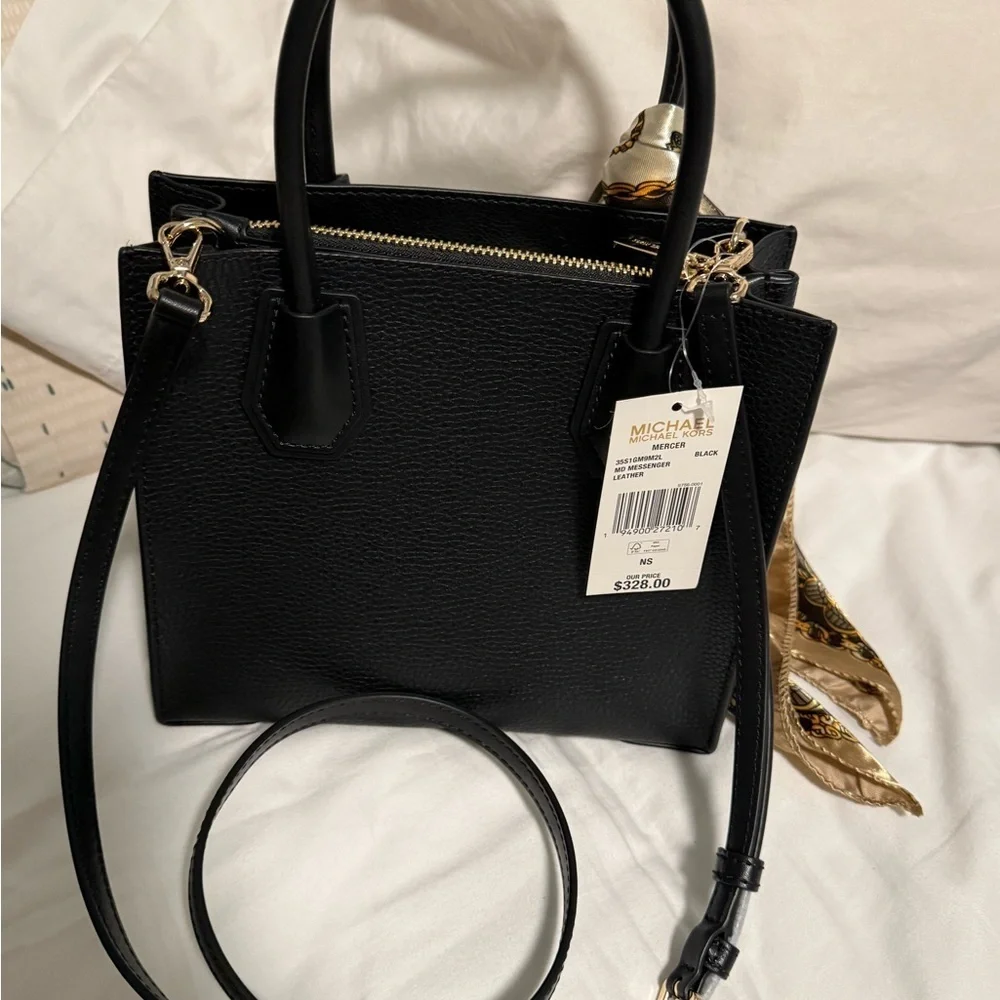 MICHAEL MICHAEL KORS “Mercer” NWT Black leather messenger Bag Full Inclusion!